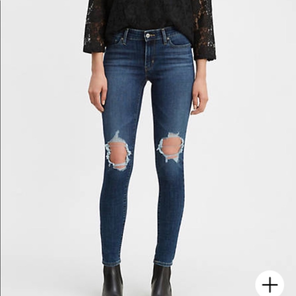Levi’s 711 Womens Skinny Jeans- Medium Wash